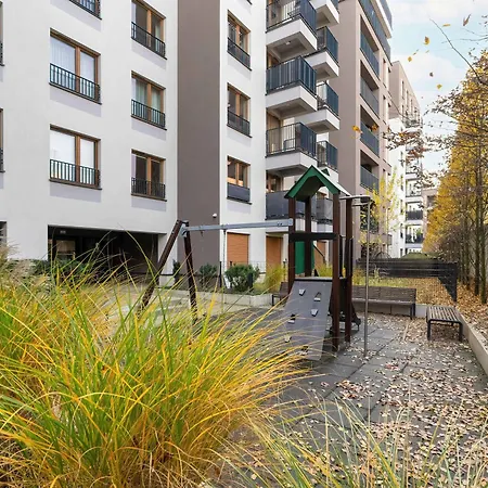 Appartamento Elegant In With Parking, Garden And Bathtub By Renters Poznań