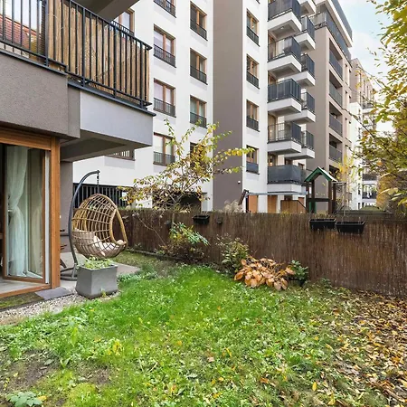 Elegant In With Parking, Garden And Bathtub By Renters