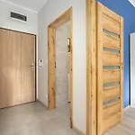 Elegant In With Parking, Garden And Bathtub By Renters Apartmán *