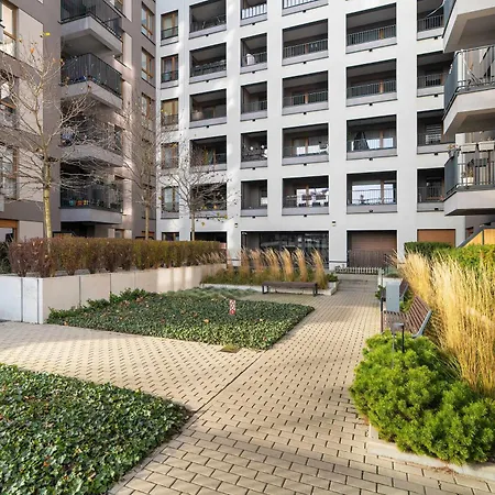 Elegant In With Parking, Garden And Bathtub By Renters Poznan