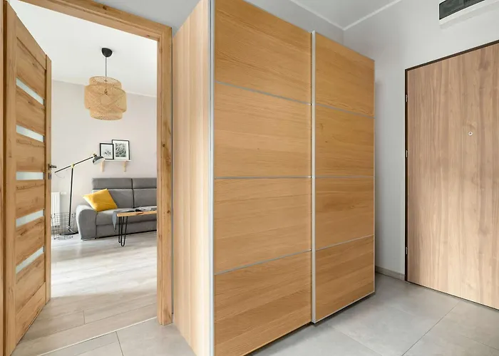 דירה Elegant In With Parking, Garden And Bathtub By Renters