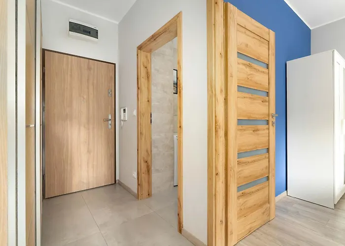 Elegant In With Parking, Garden And Bathtub By Renters דירה *